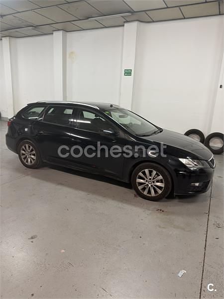 Usado Seat Leon ST Reference 130 CV (95 kW) 2020 Negro Familiar