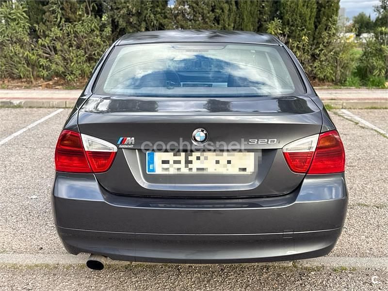 Usado BMW 320 150 CV (110 kW) 2007 Gris / plata Berlina