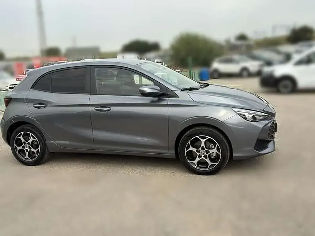 Usado MG MG3 Luxury 102 CV (75 kW) 2026 Gris Utilitario