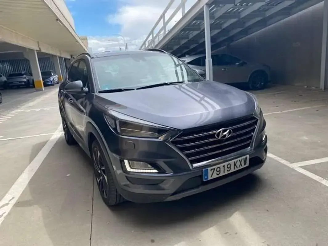 Usado Hyundai Tucson Style 186 CV (136 kW) 2019 Gris SUV