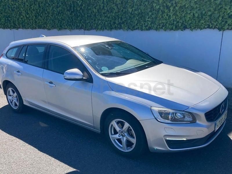 Usado Volvo V60 Kinetic 120 HP (88 kW) 2017 Cinzento Carrinha