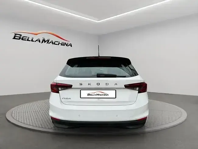 Usado Skoda Fabia Essence 80 CV (58 kW) 2025 Blanco Utilitario