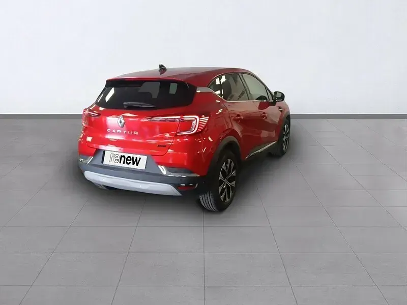 Usado Renault Captur Techno 145 CV (106 kW) 2023 Rojo SUV