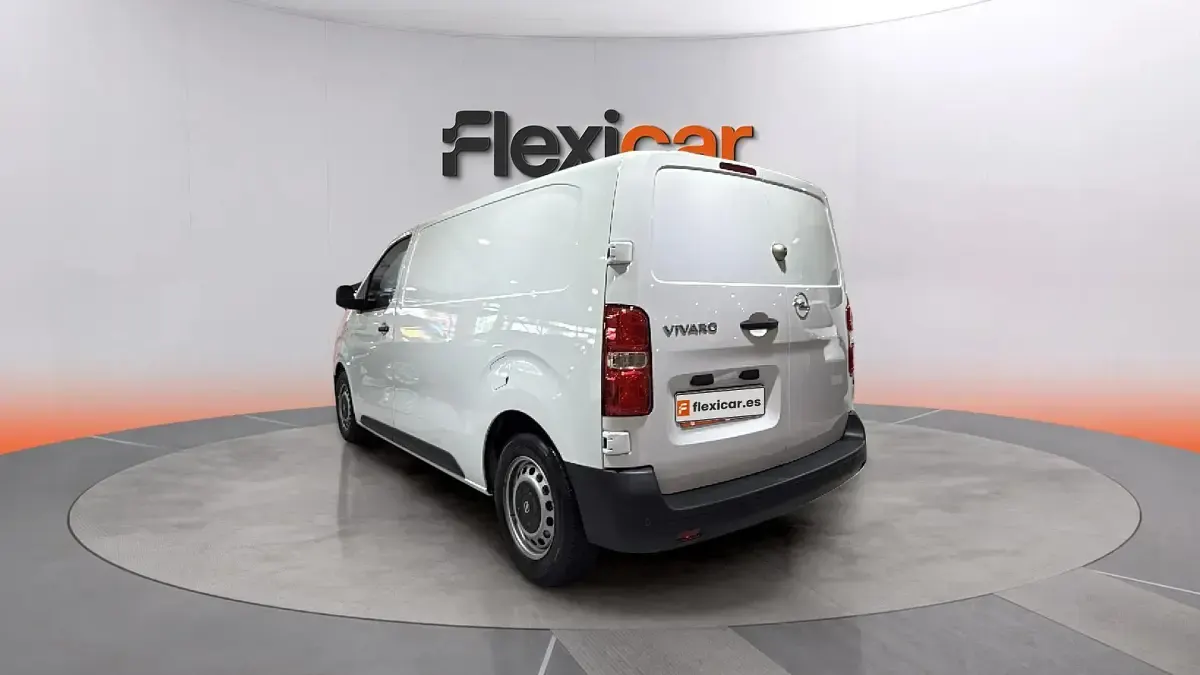 Usado Opel Vivaro-e Combi 120 CV (88 kW) 2025 Blanco Monovolumen