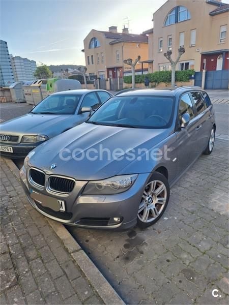 Usado BMW 318 143 CV (105 kW) 2011 Gris / plata Familiar