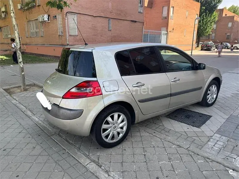 Usado Renault Mégane Business 105 CV (77 kW) 2008 Beige Berlina