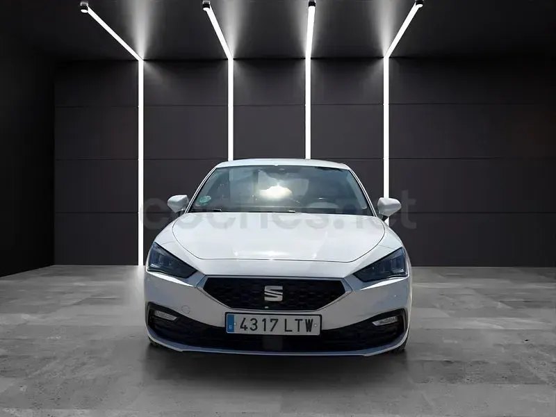 Käytetty Seat Leon Style 115 HP (84 kW) 2021 Valkoinen Sedan