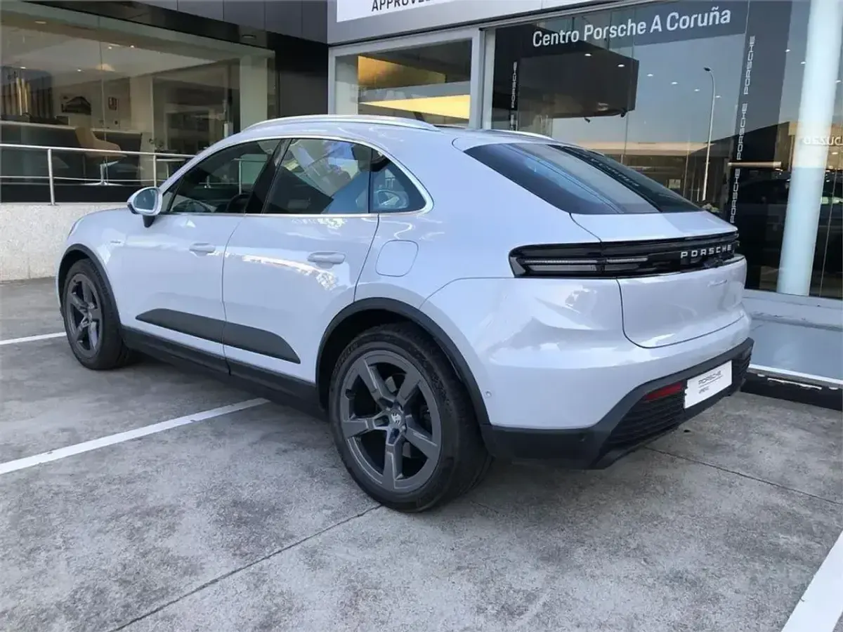 Usado Porsche Macan 330 kW (449 CV) 2025 Gris SUV