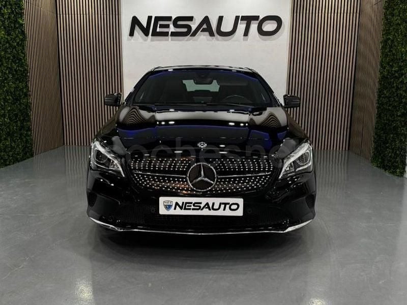 Usado Mercedes CLA180 Urban 122 CV (89 kW) 2017 Negro Berlina