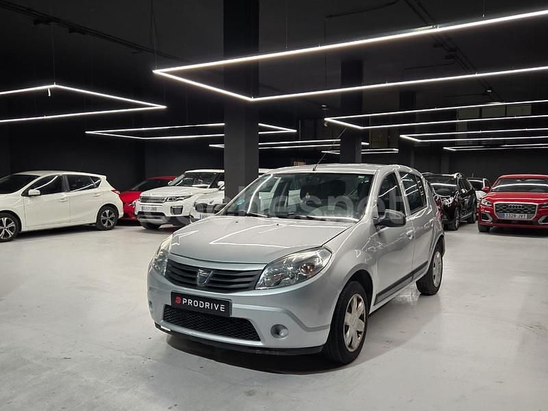 Usado Dacia Sandero Base 75 CV (55 kW) 2011 Gris / plata Berlina