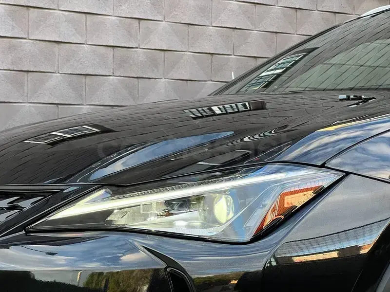 Usado Lexus UX Business Edition 184 CV (135 kW) 2021 Negro SUV