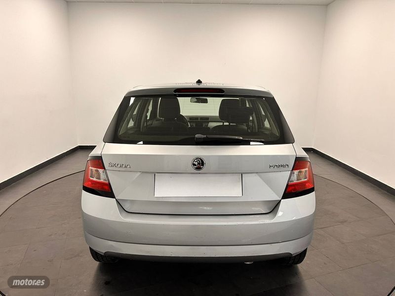 Usado Skoda Fabia Active 75 CV (55 kW) 2017 Gris Utilitario