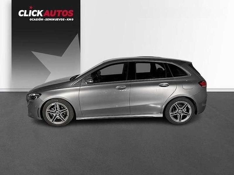 Usado Mercedes B200 AMG Line Premium 117 CV (86 kW) 2023 Gris Monovolumen