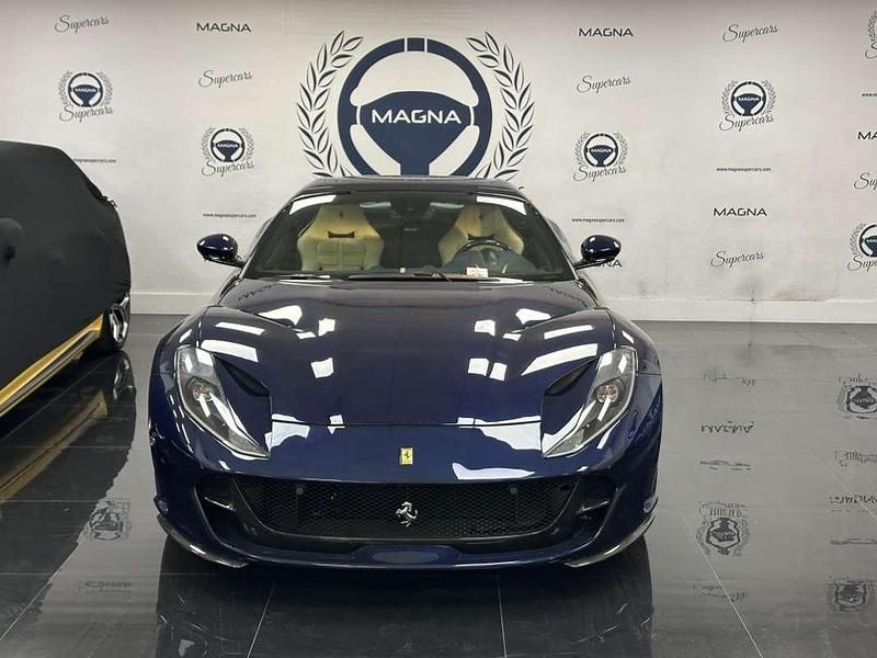 Usado Ferrari 812 799 CV (587 kW) 2023 Azul Descapotable