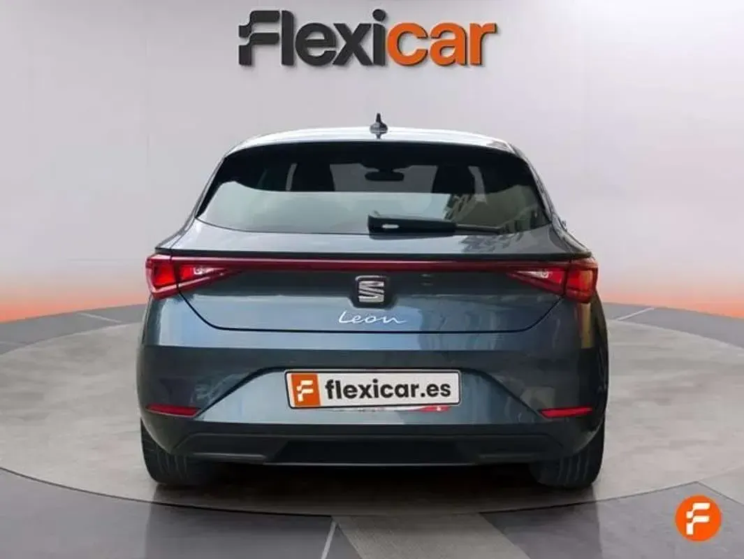 Usado Seat Leon 150 CV (110 kW) 2020 Gris Familiar