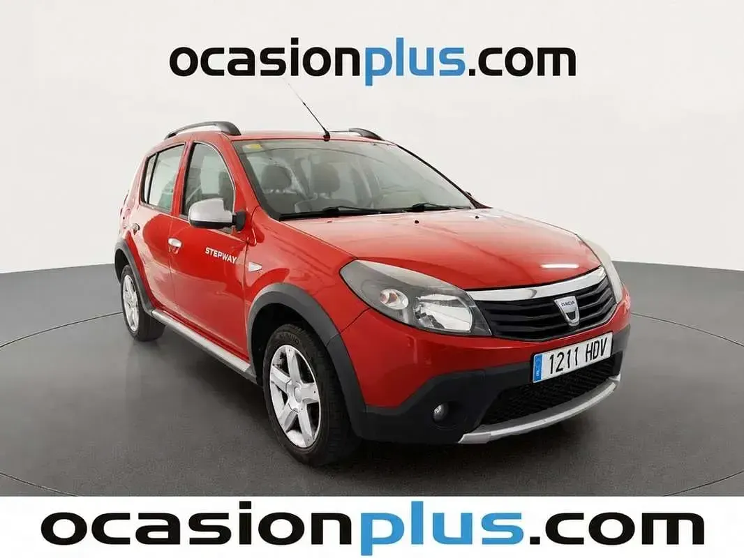 Usado Dacia Sandero Stepway 90 CV (66 kW) 2011 Rojo Utilitario