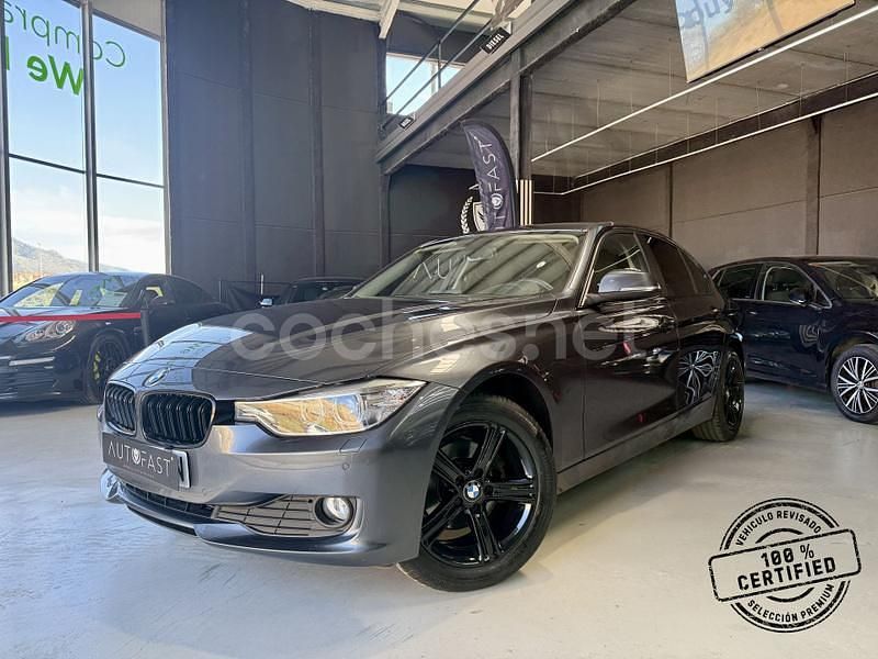 Gris / plata Usado 2015 BMW 318 Sport Line Berlina | 17.990 € (Caro) - Imagen 1/4