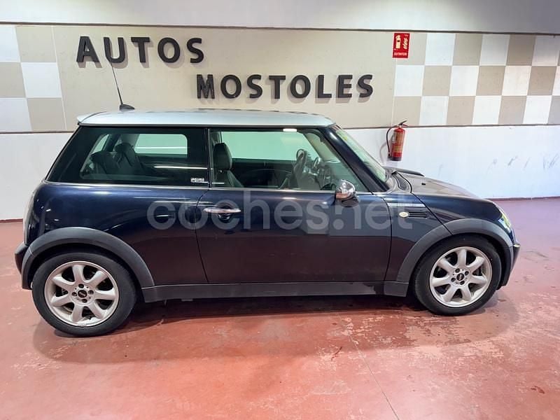 Używany Mini Cooper 116 KM (85 kW) 2005 Czarny Hatchback