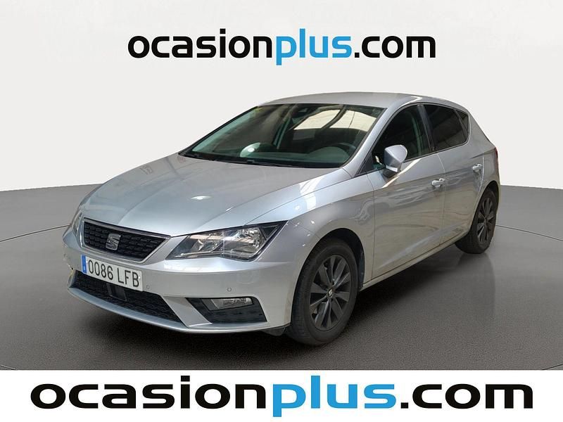 Usado Seat Leon Style 115 CV (84 kW) 2020 Gris plata Utilitario