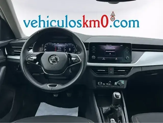 Usado Skoda Kamiq Selection 115 CV (84 kW) 2024 Blanco SUV