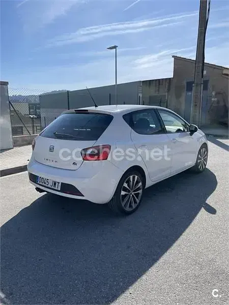 Usado Seat Ibiza Crono 90 CV (66 kW) 2017 Blanco Berlina