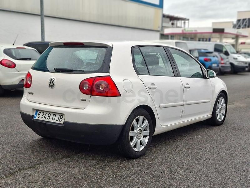 Usado VW Golf IV Conceptline 90 CV (66 kW) 2006 Blanco Berlina