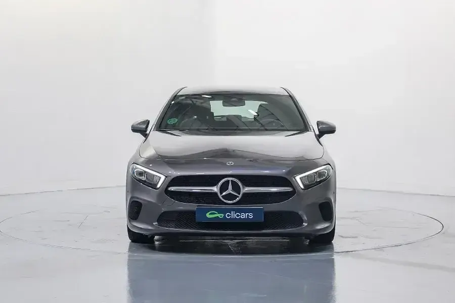 Usado Mercedes A180 116 HP (85 kW) 2022 Cinzento Sedan