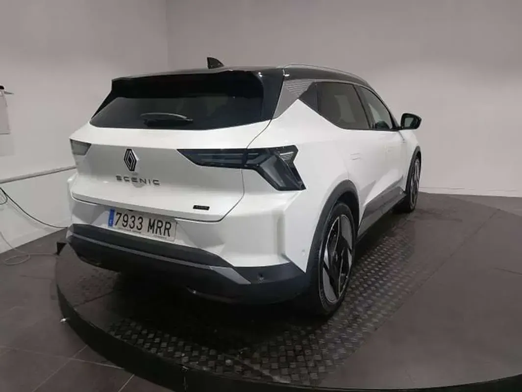 Usado Renault Megane E-Tech Iconic 160 kW (218 CV) 2024 Blanco SUV
