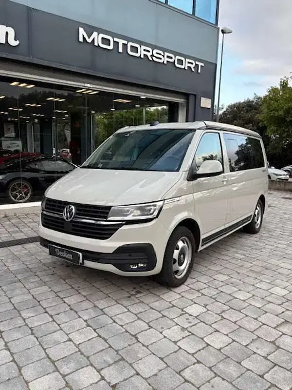 Usado VW California Beach 150 CV (110 kW) 2024 Gris Van