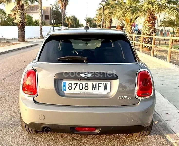 Usado Mini One D 95 CV (69 kW) 2018 Gris / plata Utilitario