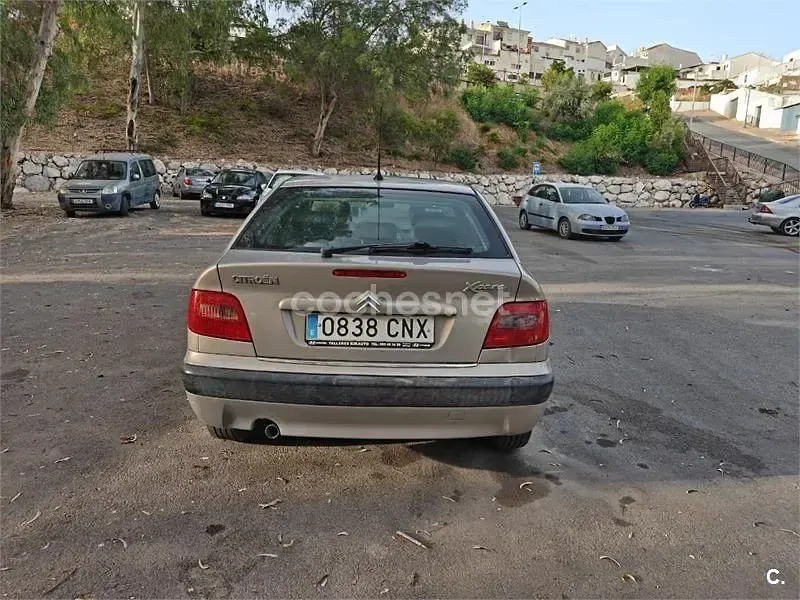 Usado Citroën Xsara 75 CV (55 kW) 2003 Beige Berlina