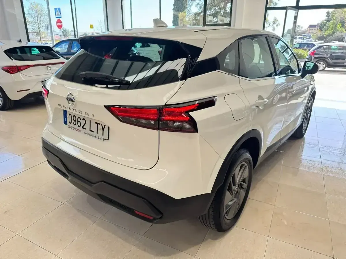 Usado Nissan Qashqai Acenta 140 CV (102 kW) 2021 Blanco SUV
