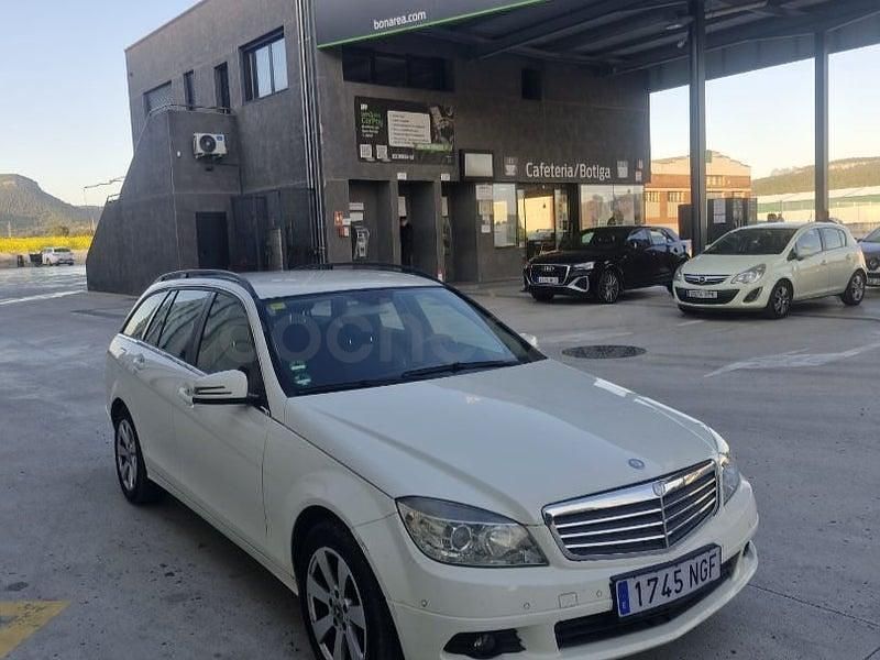 Usado Mercedes E200 Avantgarde 136 CV (100 kW) 2009 Blanco Familiar