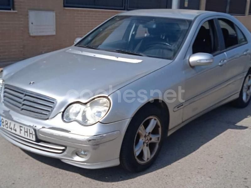 Gris / plata Usado 2005 Mercedes C220 Classic Berlina | 5990 € (Precio justo) - Imagen 1/4