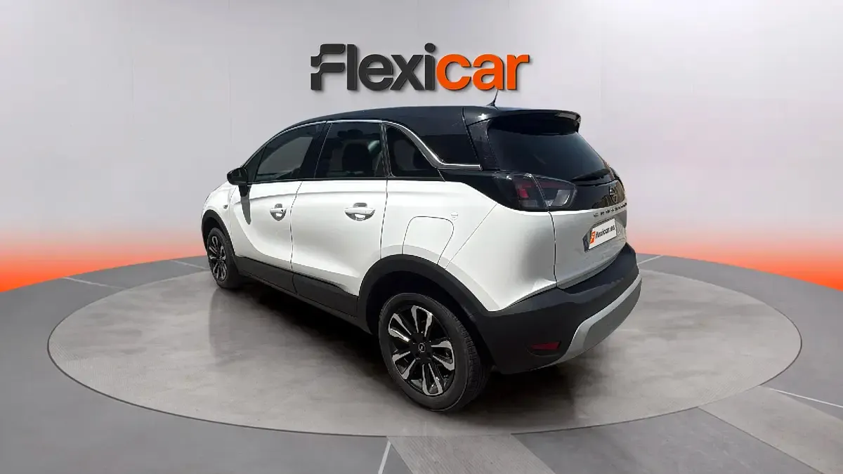 Usado Opel Crossland Elegance 131 CV (96 kW) 2024 Blanco SUV