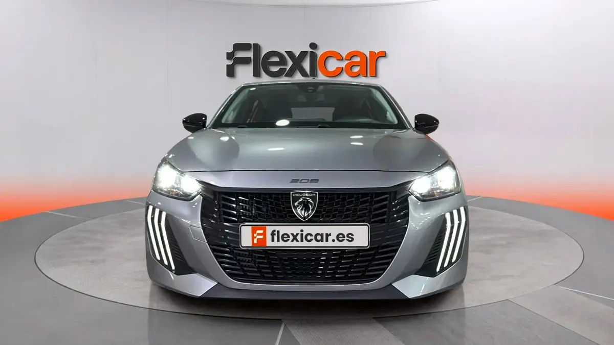 Usado Peugeot 208 Style 110 CV (80 kW) 2025 Gris Utilitario