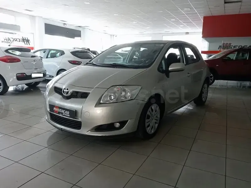 Usado Toyota Auris 90 CV (66 kW) 2007 Beige Utilitario