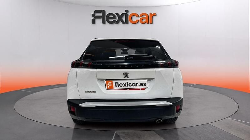Usado Peugeot 2008 Allure 110 CV (80 kW) 2022 Blanco SUV