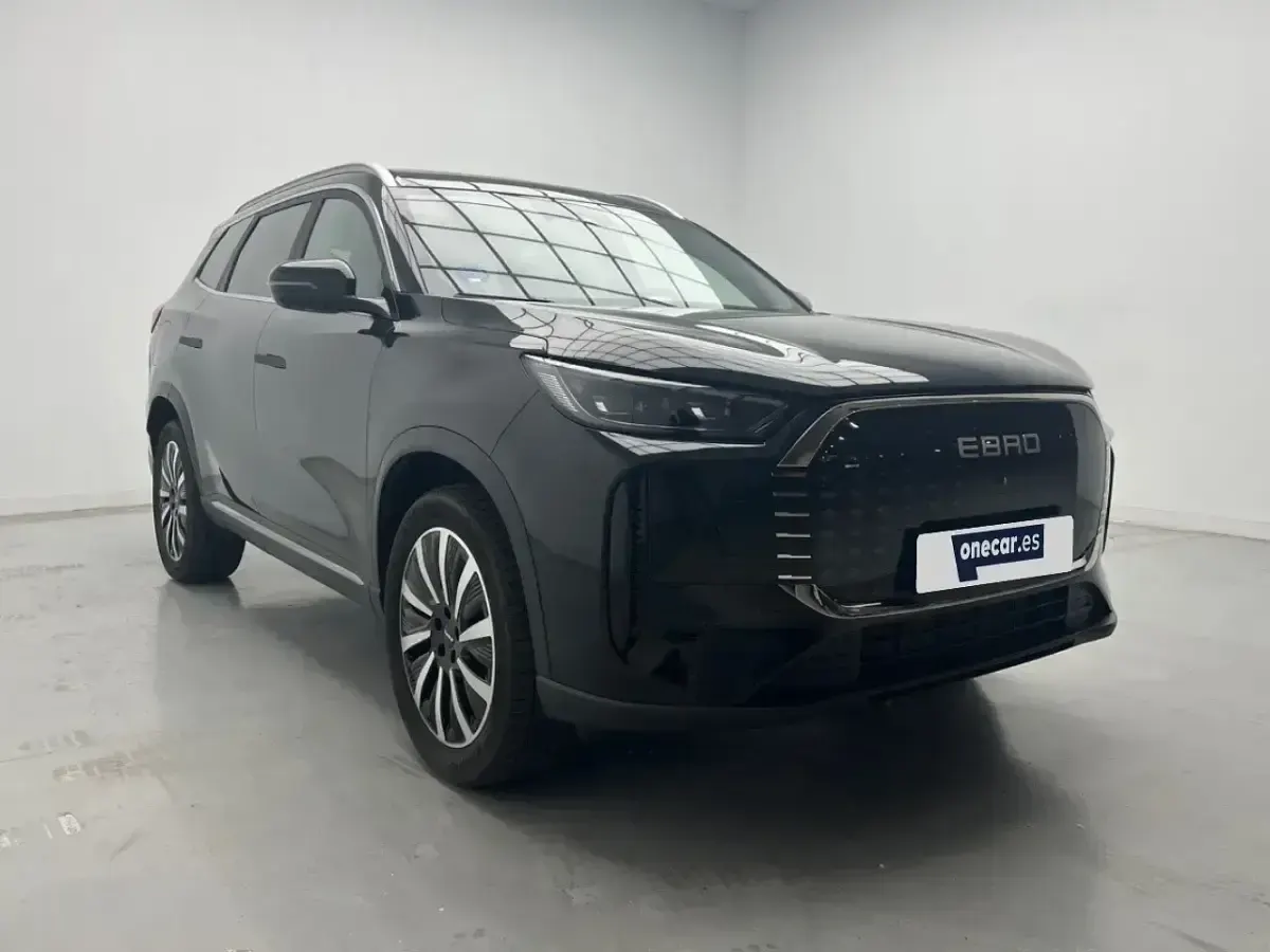 Usado Ebro s800 Luxury 279 CV (205 kW) 2025 Negro SUV