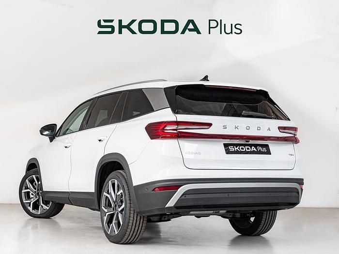 Blanco Nuevo 2025 Skoda Kodiaq SUV | 49.900 € (Caro) - Imagen 1/4