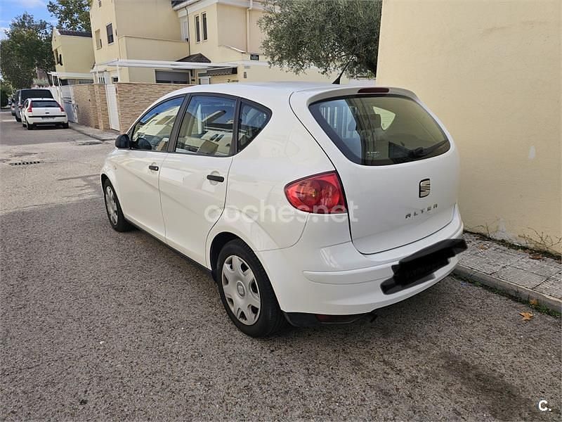 Usado Seat Altea 105 CV (77 kW) 2007 Blanco Monovolumen