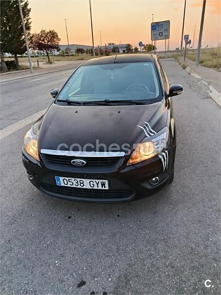 Negro Usado 2010 Ford Focus Trend Berlina | 4700 € (Precio justo) - Imagen 1/4