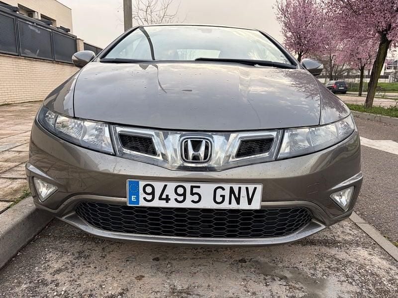 Usado Honda Civic Sport 100 CV (73 kW) 2009 Gris / plata Berlina
