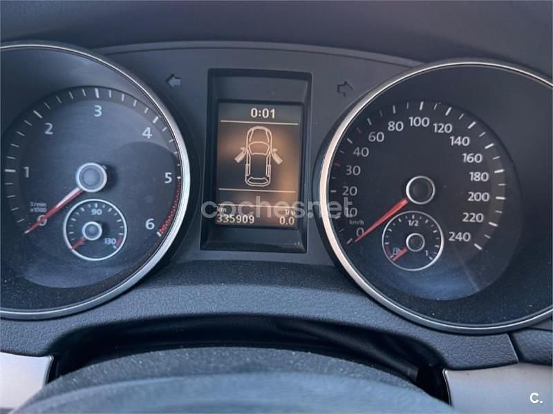 Blanco Usado 2010 VW Golf Advance Berlina | 4000 € (Buen precio) - Imagen 1/4