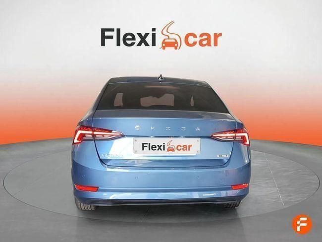 Usado Skoda Octavia Ambition 150 CV (110 kW) 2021 Azul Berlina