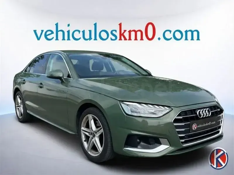 Usado Audi A4 Advanced Plus 136 CV (100 kW) 2025 Verde Berlina