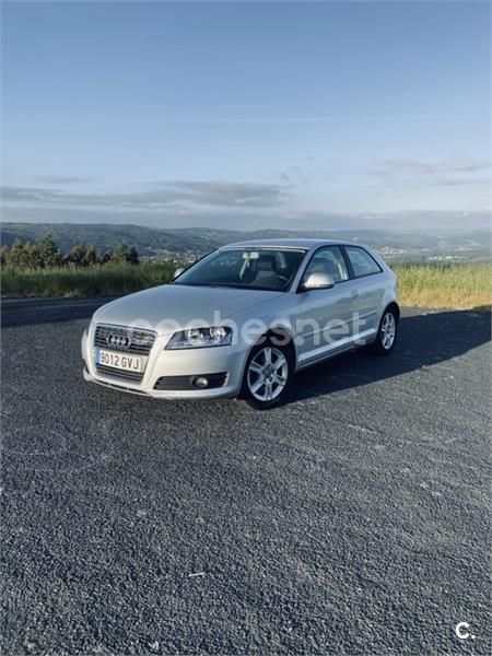 Gris / plata Usado 2010 Audi A3 Ambiente Berlina | 6800 € (Precio justo) - Imagen 1/4