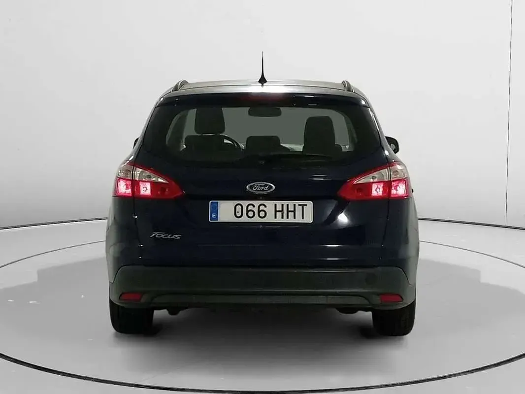 Usado Ford Focus Trend 114 CV (83 kW) 2011 Azul Familiar