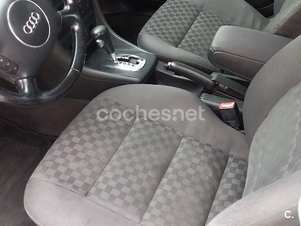 Używany Audi A6 180 KM (132 kW) 2004 Niebieski Sedan/Limuzyna