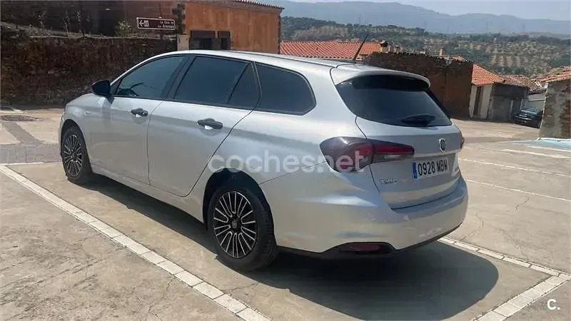 Usado Fiat Tipo 130 CV (95 kW) 2022 Blanco Familiar